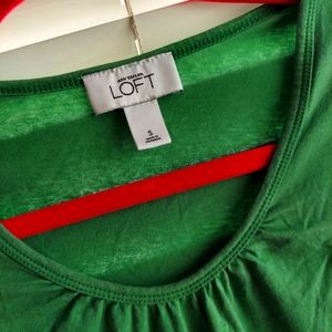 LOFT Ann Taylor Green Scoop Neck Long Sleeve Top Small Soft Stretch